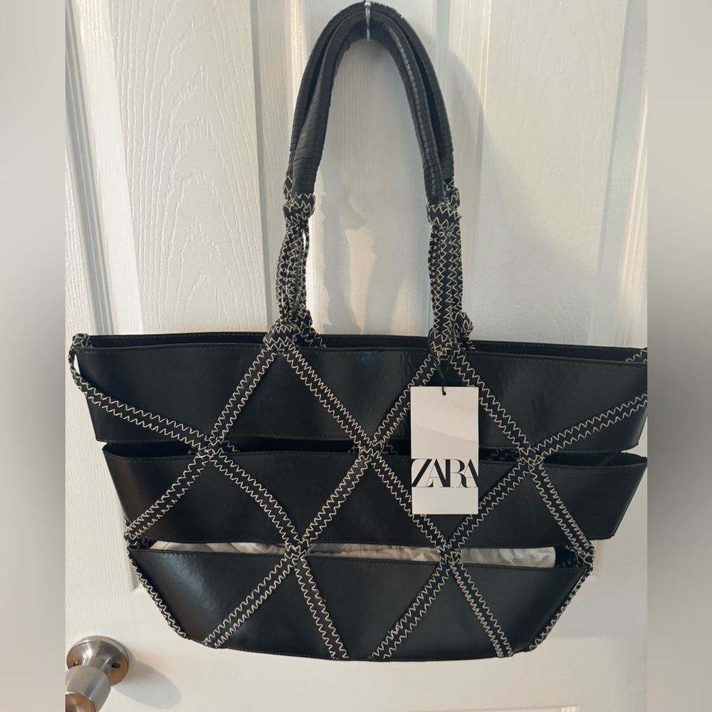 Cutout tote